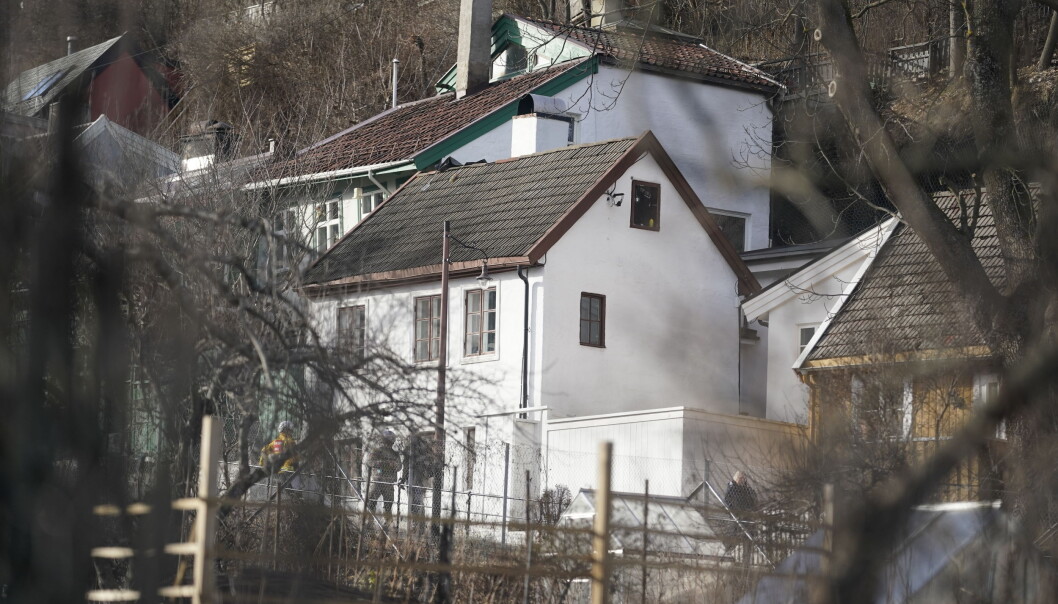 Det blir gitt noen begrensninger på bruken av huset som er truffet av raset, opplyser politet. Det blir gitt noen begrensninger på bruken av huset som er truffet av raset, opplyser politet.