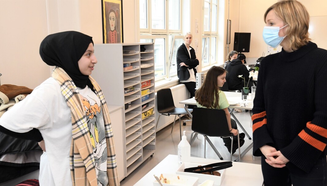 Skolebyråd Inga Marte Thorkildsen var kraftig imponert over hva irakiske Lubna og resten av elevene presenterte i sin lokale variant av tv-showt Master Chef. Skolebyråd Inga Marte Thorkildsen var kraftig imponert over hva irakiske Lubna og resten av elevene presenterte i sin lokale variant av tv-showt Master Chef.