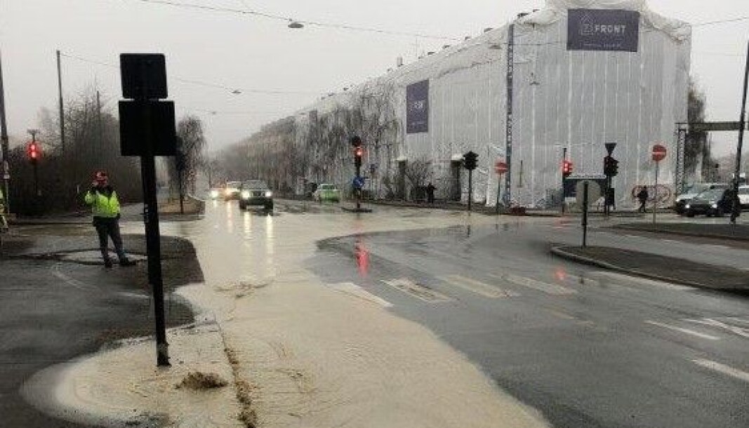 Operasjonssentralen for oslopolitiet melder om lekkasje. Operasjonssentralen for oslopolitiet melder om lekkasje.