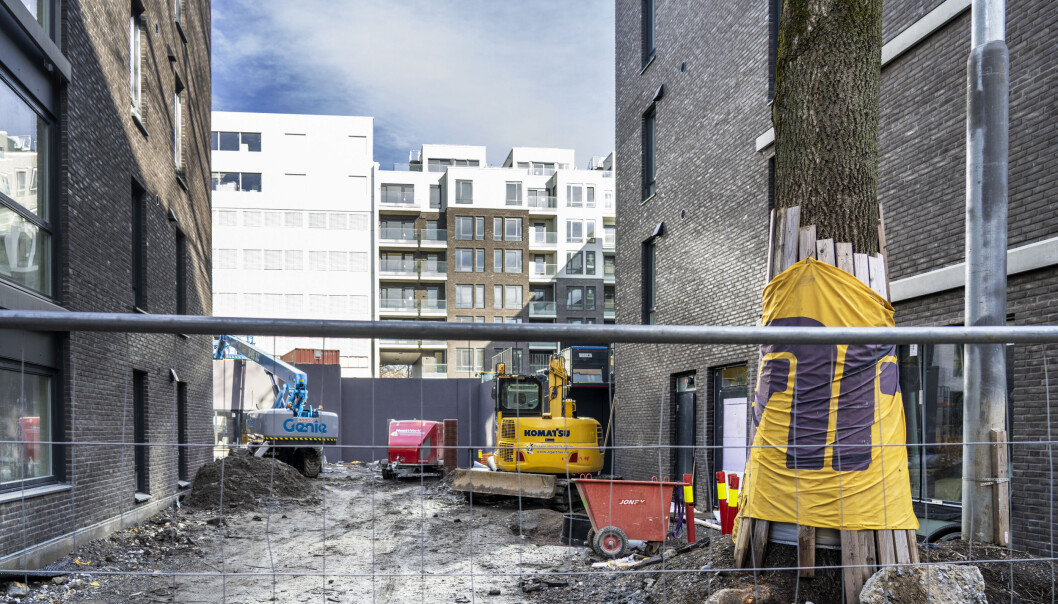 En ny forskrift skal stanse arbeidere som jobber på flere byggeplasser. En ny forskrift skal stanse arbeidere som jobber på flere byggeplasser.