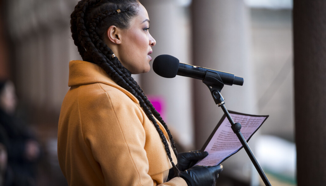 Skuespiller og samfunnsdebattant Iselin Shumba er konferansier når 8. mars-komiteen i Oslo inviterer til appeller og kulturelle innslag med en live-sending fra 18 til 19.30. . Skuespiller og samfunnsdebattant Iselin Shumba er konferansier når 8. mars-komiteen i Oslo inviterer til appeller og kulturelle innslag med en live-sending fra 18 til 19.30. .