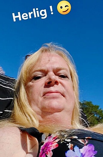 Det er deilig å ligge og steke i stolen på Huk om sommeren. Det er deilig å ligge og steke i stolen på Huk om sommeren.