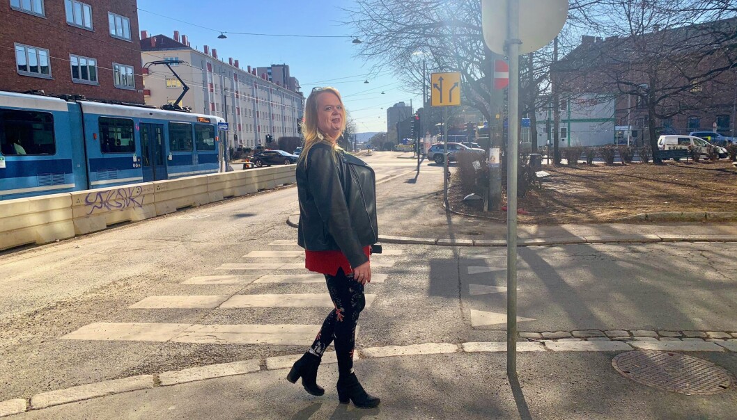 — Oslo er en herlig by og jeg føler meg stort sett veldig inkludert, sier Anne Berit. Hun mener allikevel vi har en vei å gå før vi kan si oss fornøyd med helsetilbudet for transpersoner. — Oslo er en herlig by og jeg føler meg stort sett veldig inkludert, sier Anne Berit. Hun mener allikevel vi har en vei å gå før vi kan si oss fornøyd med helsetilbudet for transpersoner.
