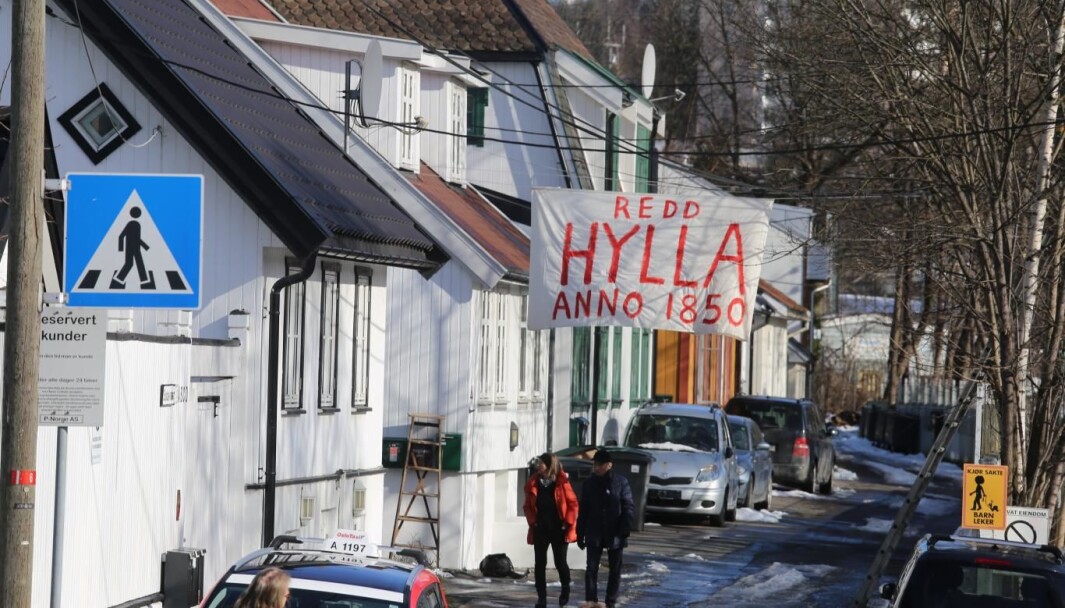 Framtiden til de verneverdige husene på Hylla i Enebakkveien er fortsatt usikker etter møtet i bystyrets byutviklingsutvalg onsdag ettermiddag. Framtiden til de verneverdige husene på Hylla i Enebakkveien er fortsatt usikker etter møtet i bystyrets byutviklingsutvalg onsdag ettermiddag.