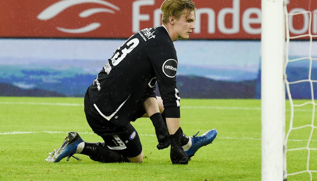 Vålerengakeeper Kristoffer Klaesson har meldt forfall til VM-kvalifiseringskampene i fotball etter smitteutbruddet i klubben.