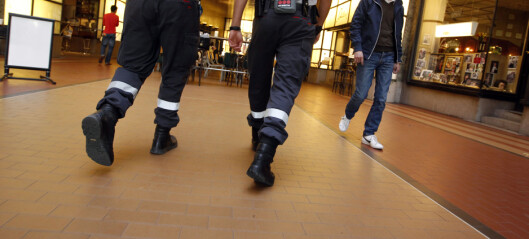 Koronavakter fra selskap uten tariffavtale på videregående skoler. — Det bør lyse røde lamper, sier tillitsvalgt Koronavakter fra selskap uten tariffavtale på videregående skoler. — Det bør lyse røde lamper, sier tillitsvalgt