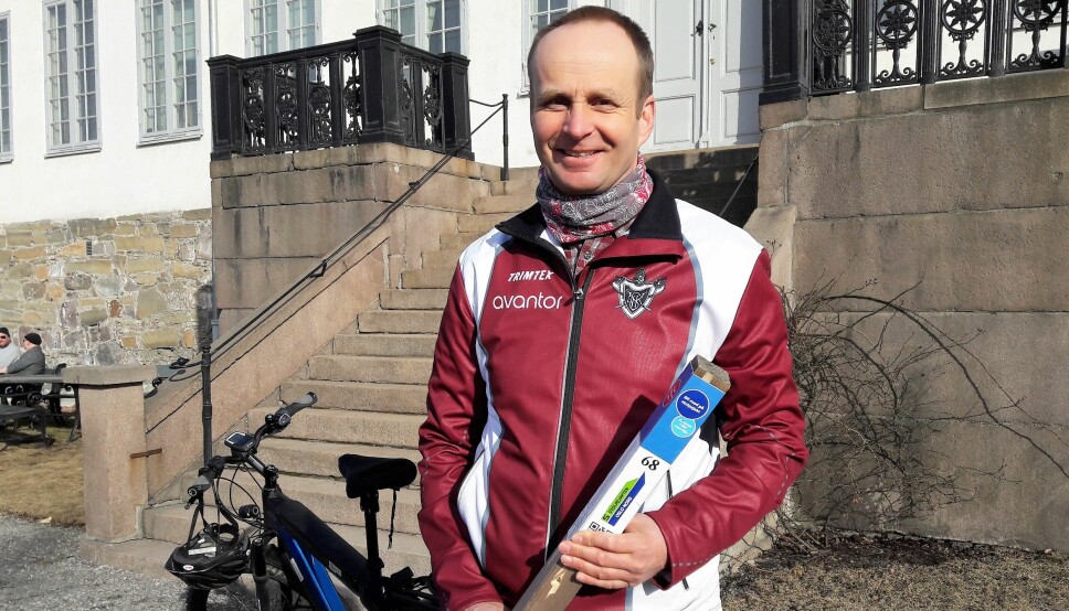 Nils Øyvind Bergan er sjef for 200 stolper som Nydalens skiklub setter ut denne våren. Kartene er det Øivind Due Trier som har ansvaret for.