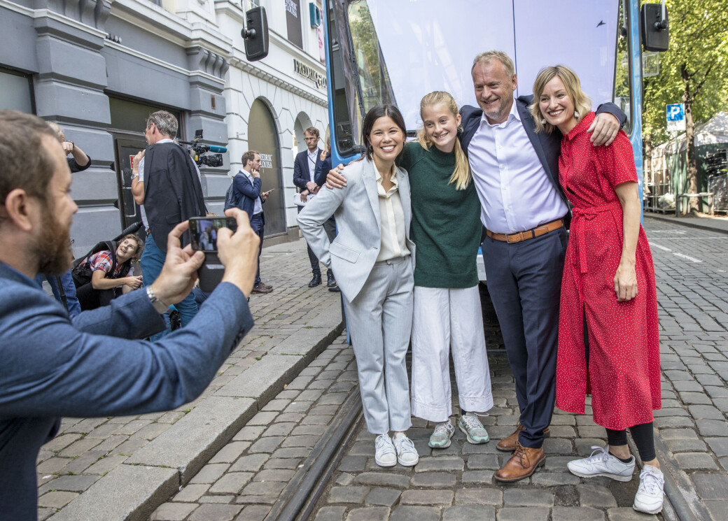 I valgkampen i 2019 gjentok Ap, SV og MDG løftene om klimakutt. Her møter miljøaktivist Penelope Lea (fra venstre) Lan Marie Berg (MDG), Raymond Johansen (Ap) og Inga Marte Thorkildsen (SV). I valgkampen i 2019 gjentok Ap, SV og MDG løftene om klimakutt. Her møter miljøaktivist Penelope Lea (fra venstre) Lan Marie Berg (MDG), Raymond Johansen (Ap) og Inga Marte Thorkildsen (SV).