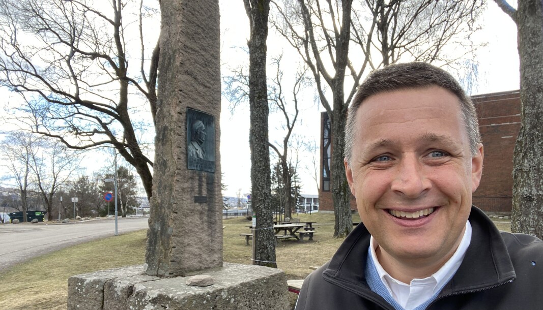 Espen Andreas Hasle ved obelisken ved Bredtvet kirke reist til minne om Hans Nielsen Hauge. Espen Andreas Hasle ved obelisken ved Bredtvet kirke reist til minne om Hans Nielsen Hauge.