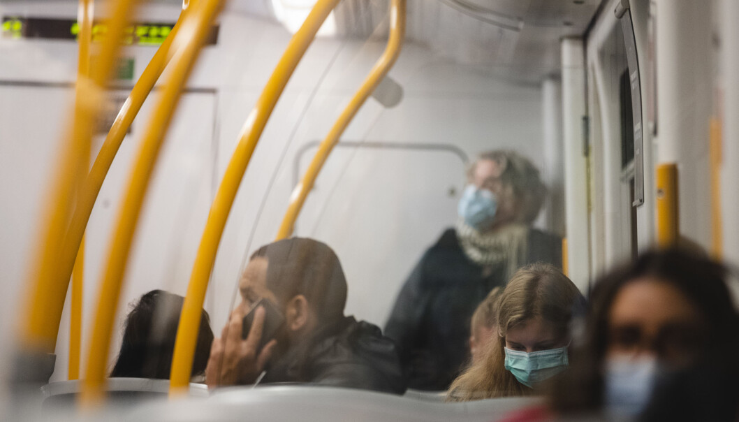 Hendelsen med de hatefulle ytringene fant sted i en T-banevogn. Menneskene på bildet har ingenting med hendelsen gjøre. Hendelsen med de hatefulle ytringene fant sted i en T-banevogn. Menneskene på bildet har ingenting med hendelsen gjøre.