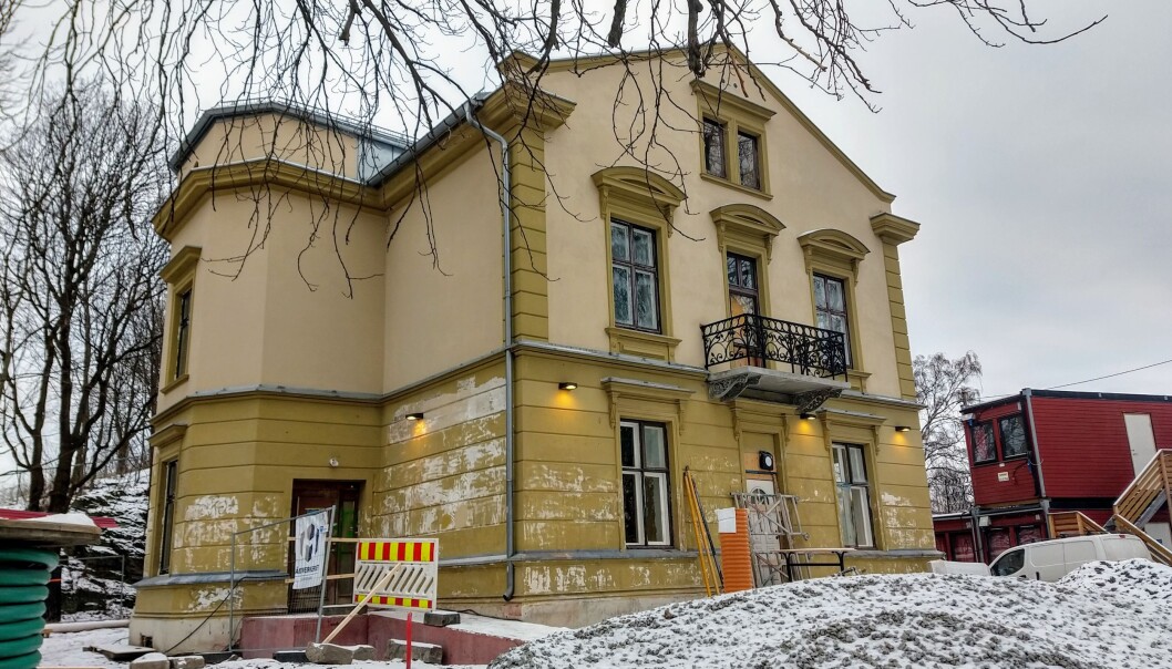 Den store villaen i Stensparken sto tom i årevis. Nå bygges den om til barne- og ungdomshus. Det er en av de få positive kommunale initiativene St. Hanshaugen bydel på mange tiår, mener Randi Gavelstad og Monica Boracco. Den store villaen i Stensparken sto tom i årevis. Nå bygges den om til barne- og ungdomshus. Det er en av de få positive kommunale initiativene St. Hanshaugen bydel på mange tiår, mener Randi Gavelstad og Monica Boracco.