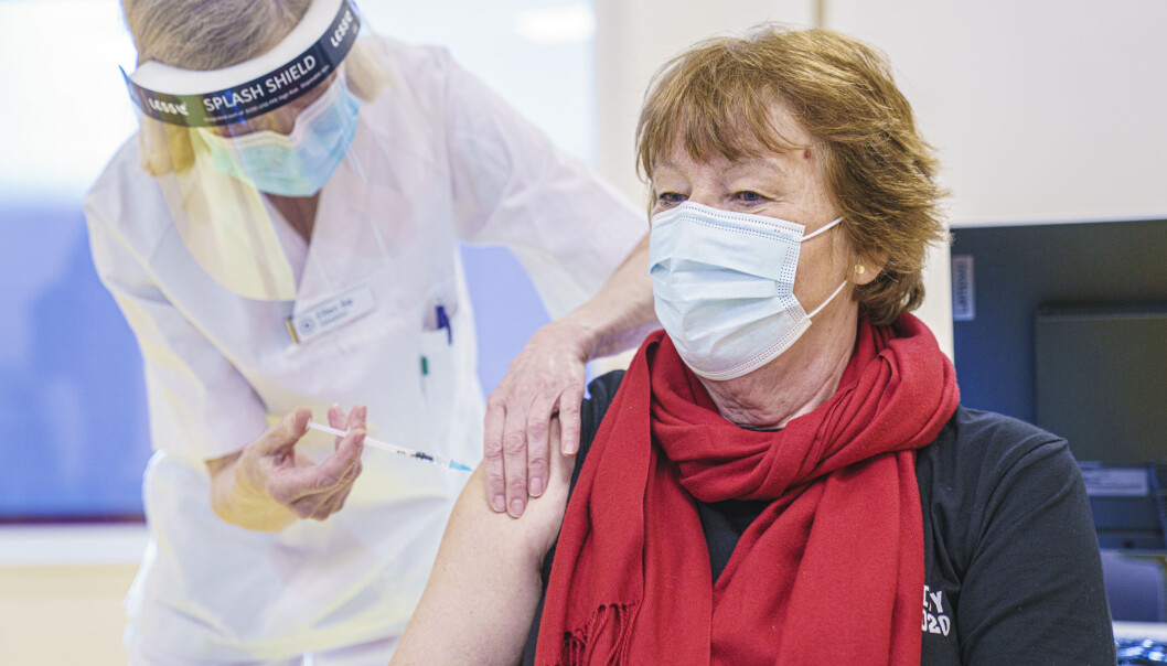 Oslo-ordfører Marianne Borgen får første dose av koronavaksine på vaksinesenteret i bydel Østensjø. Oslo-ordfører Marianne Borgen får første dose av koronavaksine på vaksinesenteret i bydel Østensjø.