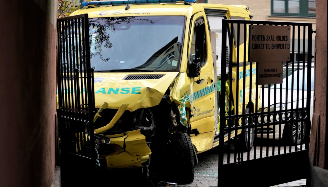Her endte den livsfarlige ferden med den kaprede ambulansen - i porten til Tysklandgården i Krebs gate på Torshov. Her endte den livsfarlige ferden med den kaprede ambulansen - i porten til Tysklandgården i Krebs gate på Torshov.