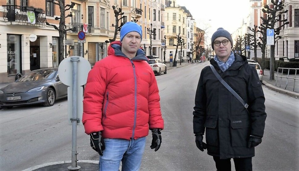 Skovveien-beboerne Jesper Jørgensen (t.v) og David Husum kjemper mot planene om å flytte Briskebytrikken til Skovveien. Onsdag fikk de taletid i bystyrets miljø- og samferdselsutvalg.