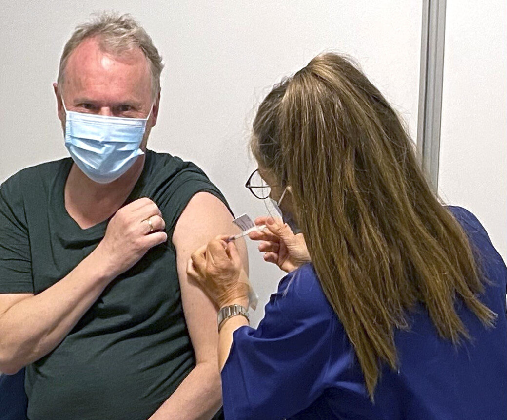 Byrådsleder Raymond Johansen (Ap) fikk første dose med vaksine mot korona mandag. Byrådsleder Raymond Johansen (Ap) fikk første dose med vaksine mot korona mandag.