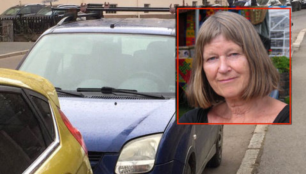 — Helt tilfeldig gikk jeg en kveld gjennom gaten der jeg hadde parkert bilen, den var borte, og jeg trodde selvsagt at den var stjålet, men skjønte etter hvert sammenhengen, skriver Bente Florelius. — Helt tilfeldig gikk jeg en kveld gjennom gaten der jeg hadde parkert bilen, den var borte, og jeg trodde selvsagt at den var stjålet, men skjønte etter hvert sammenhengen, skriver Bente Florelius.