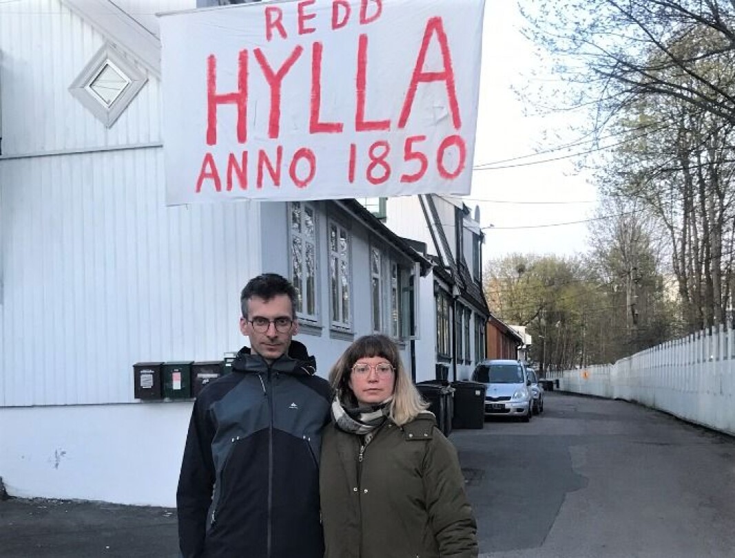 Aurelien Dahot og Mirjam Berg Abrahamsen gleder seg over at plan-og bygningsetaten torsdag ga beboerne på Hylla i Enebakkveien en delseier i kampen mot Bane Nor. Aurelien Dahot og Mirjam Berg Abrahamsen gleder seg over at plan-og bygningsetaten torsdag ga beboerne på Hylla i Enebakkveien en delseier i kampen mot Bane Nor.