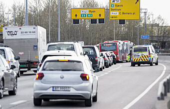 MC-fører sendt til sykehus etter å ha blitt påkjørt av kranbil i Oslo