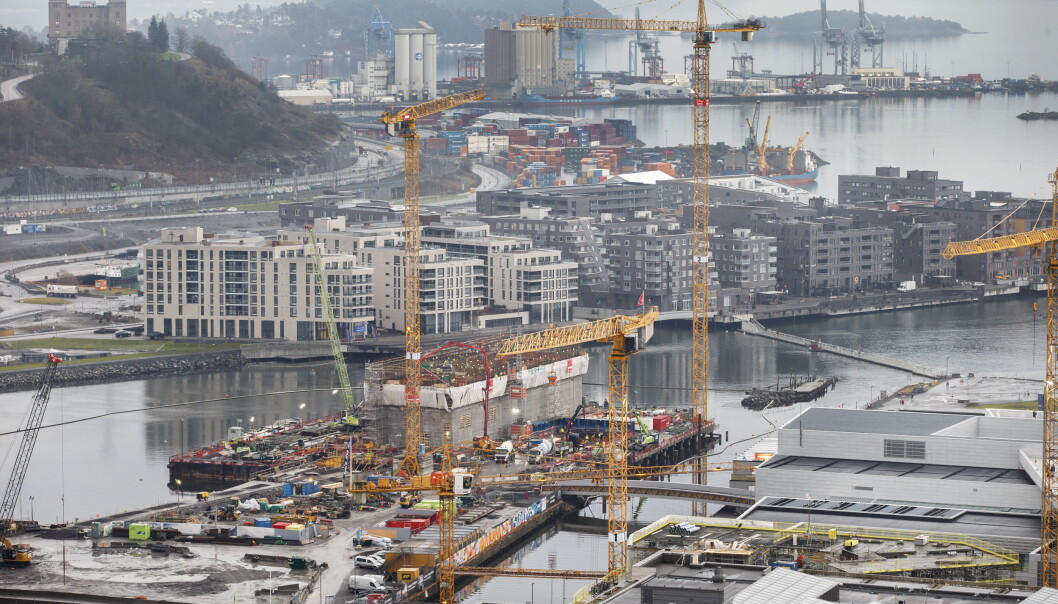 Før det nye Munchmuseet reiste seg i all sin grå velde satte heisekranene farge på utsikten fra Oslo Plaza mot de grå nybyggene på Sørenga. Bildet er tatt i 2016. Før det nye Munchmuseet reiste seg i all sin grå velde satte heisekranene farge på utsikten fra Oslo Plaza mot de grå nybyggene på Sørenga. Bildet er tatt i 2016.