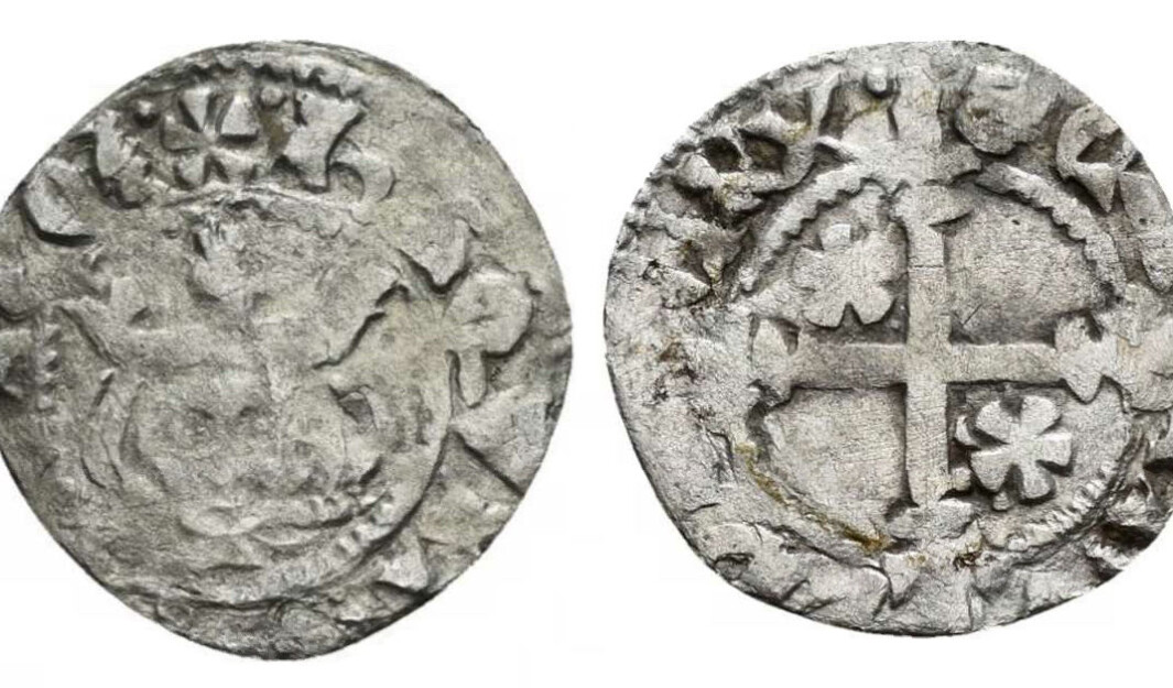 Felles enhet for utlending og forvaltning (FUF) i Oslo har denne uken vært på en kontroll sammen med en arkeolog fra Kulturhistorisk Museum i Oslo. Under brukthandelkontrollen ble det avdekket ti norske middelaldermynter for salg. De stammer fra forskjellige personer og virksomheter og ble tatt i beslag. Foto: Politiet / NTB Felles enhet for utlending og forvaltning (FUF) i Oslo har denne uken vært på en kontroll sammen med en arkeolog fra Kulturhistorisk Museum i Oslo. Under brukthandelkontrollen ble det avdekket ti norske middelaldermynter for salg. De stammer fra forskjellige personer og virksomheter og ble tatt i beslag. Foto: Politiet / NTB