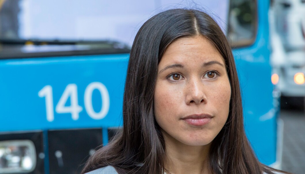 Oslo og Viken får 5,6 milliarder kroner fra staten etter at bompengeavtalen er godkjent. Halvparten av pengene går til kollektivtrafikken, men byråd Lan Marie Berg (MDG) mener den burde fått en større del av kaka. Oslo og Viken får 5,6 milliarder kroner fra staten etter at bompengeavtalen er godkjent. Halvparten av pengene går til kollektivtrafikken, men byråd Lan Marie Berg (MDG) mener den burde fått en større del av kaka.