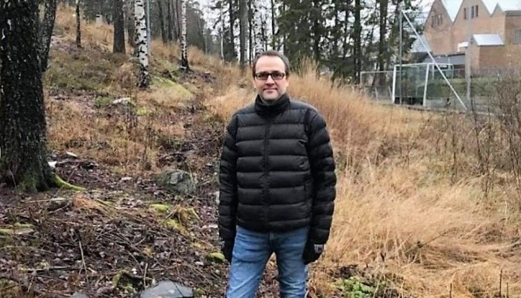 I denne skråningen bak senter Syd på Mortensrud var det tidligere planlagt en svømmehall (felt 10). I denne skråningen bak senter Syd på Mortensrud var det tidligere planlagt en svømmehall (felt 10).