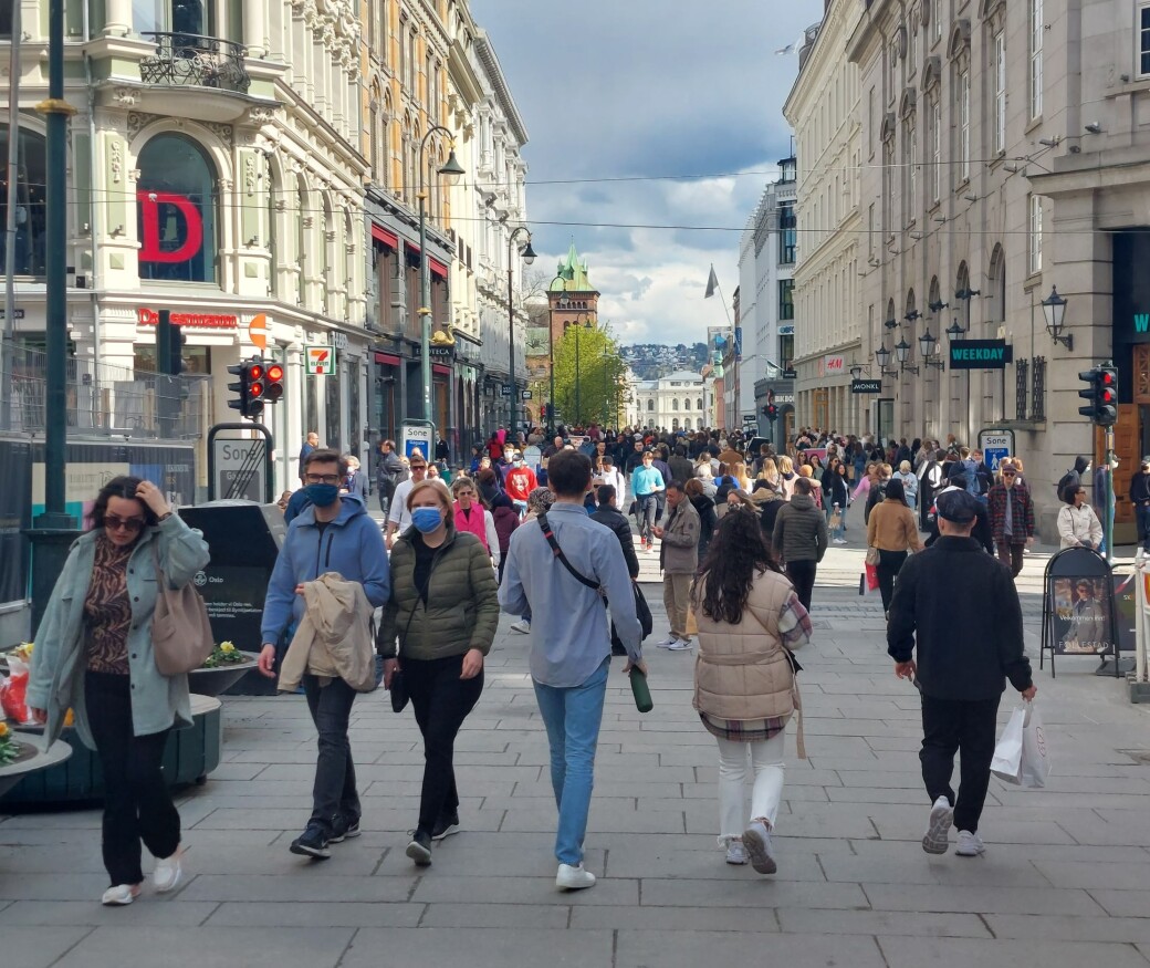 Slik har du ikke sett Karl Johans gate på lang tid. Mange tok turen til gjenåpnede butikker i sentrum lørdag. Slik har du ikke sett Karl Johans gate på lang tid. Mange tok turen til gjenåpnede butikker i sentrum lørdag.
