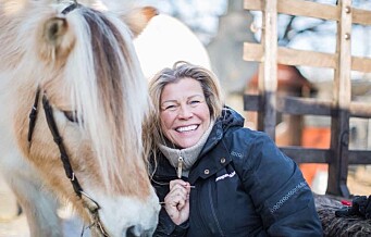 Hesten på Kampen økologiske barnegård får ny hestevogn, sele og ridebane
