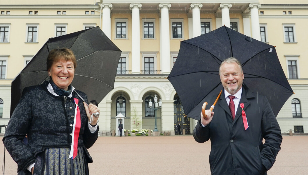 Ordfører Marianne Borgen og byrådsleder Raymond Johansen under 17. mai feiring på Slottsplassen. Ordfører Marianne Borgen og byrådsleder Raymond Johansen under 17. mai feiring på Slottsplassen.