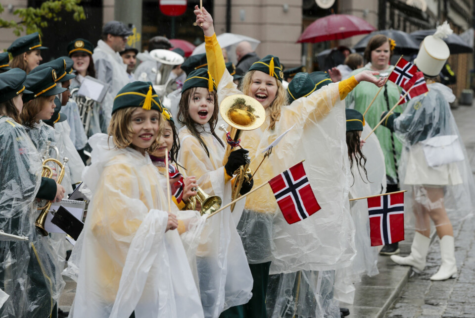 Oslo 20210517. 
Grünerløkka skolekorps spiller på Birkelunden i Oslo under feiring av nasjonaldagen. På grunn av koronapandemien er det i år en annerledes feiring av nasjonaldagen.
Foto: Berit Roald / NT