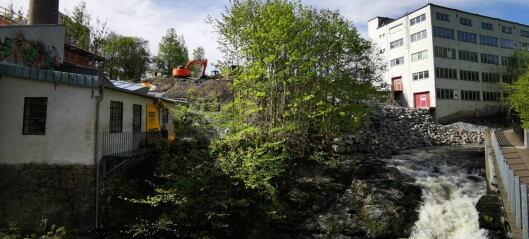 Snart kan du titte ut på Alnaelva fra badstuen i Svartdalen. I dag begynner byggingen