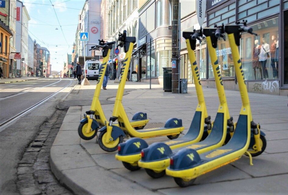 Fra nå av skal Oslo kommune kreve inn gateleie for elsparkesykler, vedtok bystyret onsdag kveld. Leien er høyest i sentrum og så synker den i soner utenfor Ring 1.