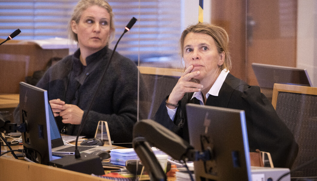 Aktor Irlin Irgens og etterforskningsleder Nina Ragnhild Ramstad under rettssaken mot tre personer tiltalt for drap eller medvirkning til drap etter at en 21-åring ble skutt ved Prinsdal Grill i Prinsdal. Aktor Irlin Irgens og etterforskningsleder Nina Ragnhild Ramstad under rettssaken mot tre personer tiltalt for drap eller medvirkning til drap etter at en 21-åring ble skutt ved Prinsdal Grill i Prinsdal.