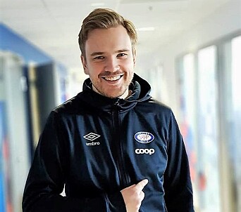 — Vi skulle gjerne ha sluppet inn flere tilskuere, sier markeds- og mediaansvarlig i Vålerenga fotball Jens August Dalsegg. — Vi skulle gjerne ha sluppet inn flere tilskuere, sier markeds- og mediaansvarlig i Vålerenga fotball Jens August Dalsegg.