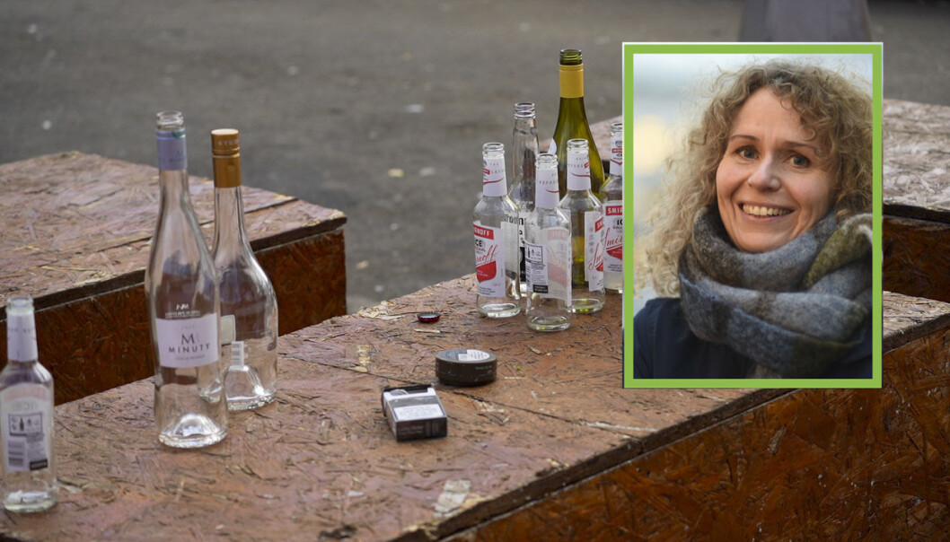 — Alkoholforbud på offentlig sted har en preventiv effekt, men det forutsetter at det finnes en reell og oppfattet trussel om at politiet griper inn dersom loven brytes, sier Hanne Cecilie Widnes i IOGT. — Alkoholforbud på offentlig sted har en preventiv effekt, men det forutsetter at det finnes en reell og oppfattet trussel om at politiet griper inn dersom loven brytes, sier Hanne Cecilie Widnes i IOGT.