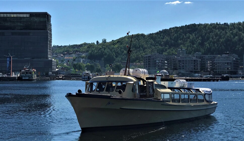 Bjørvika fikk sin første båtrute fredag 28. mai. Småferjene anløper Munchmuseet og kulturarenaen Salt, men får ikke lov til å legge til innerst ved kollektivknutepunktet Oslo S.