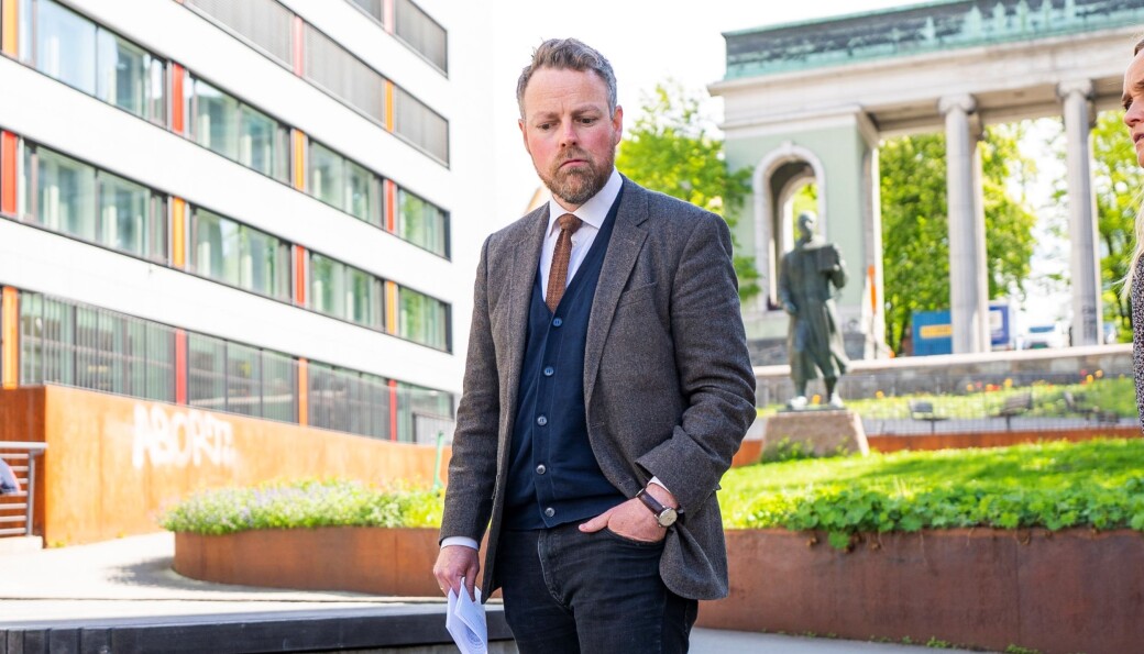 — Statens helsetilsyn mener det kan oppstå en situasjon hvor pasienter ikke vil få nødvendig helsehjelp, sier arbeidsminister Torbjørn Røe Isaksen (H). — Statens helsetilsyn mener det kan oppstå en situasjon hvor pasienter ikke vil få nødvendig helsehjelp, sier arbeidsminister Torbjørn Røe Isaksen (H).