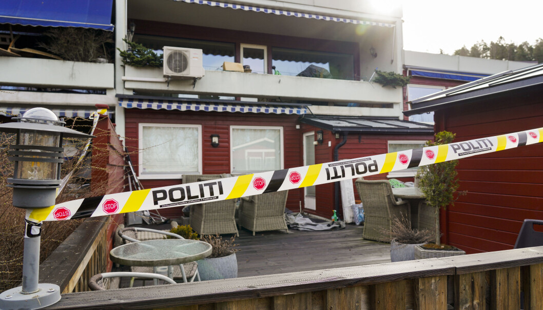 Politiets sperrebånd ved en leilighet der advokat Tor Kjærvik ble funnet drept på Røa mandag 12. april i år. Foto: Ole Berg-Rusten / NTB Politiets sperrebånd ved en leilighet der advokat Tor Kjærvik ble funnet drept på Røa mandag 12. april i år. Foto: Ole Berg-Rusten / NTB