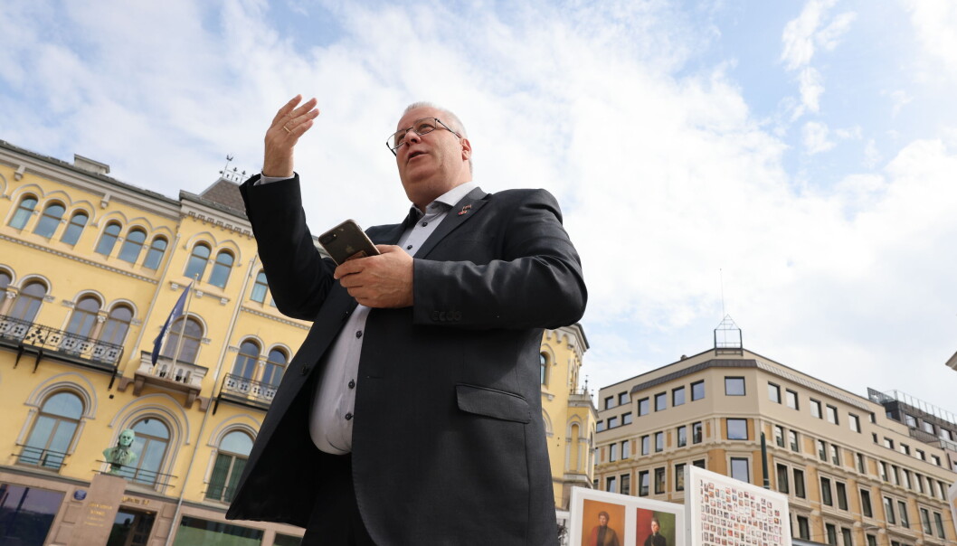 — Nok en gang er det de som ikke har råd til å være med på elbilfesten som må betale regningen, sier Bård Hoksrud om — Nok en gang er det de som ikke har råd til å være med på elbilfesten som må betale regningen, sier Bård Hoksrud om