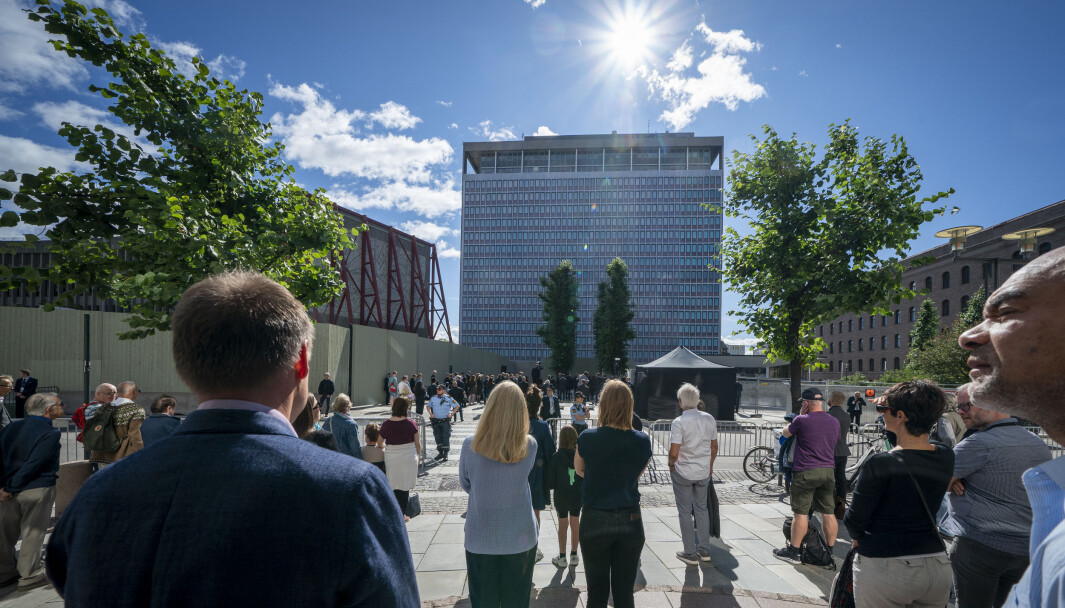 Den nasjonale støttegruppen og AUF holdt en markering fra Regjeringskvartalet. Det er ni år siden terrorangrepet mot regjeringskvartalet og Utøya. På grunn av korona blir det en dempet markering av angrepet som tok 77 liv.Foto: Heiko Junge / NTB Den nasjonale støttegruppen og AUF holdt en markering fra Regjeringskvartalet. Det er ni år siden terrorangrepet mot regjeringskvartalet og Utøya. På grunn av korona blir det en dempet markering av angrepet som tok 77 liv.Foto: Heiko Junge / NTB