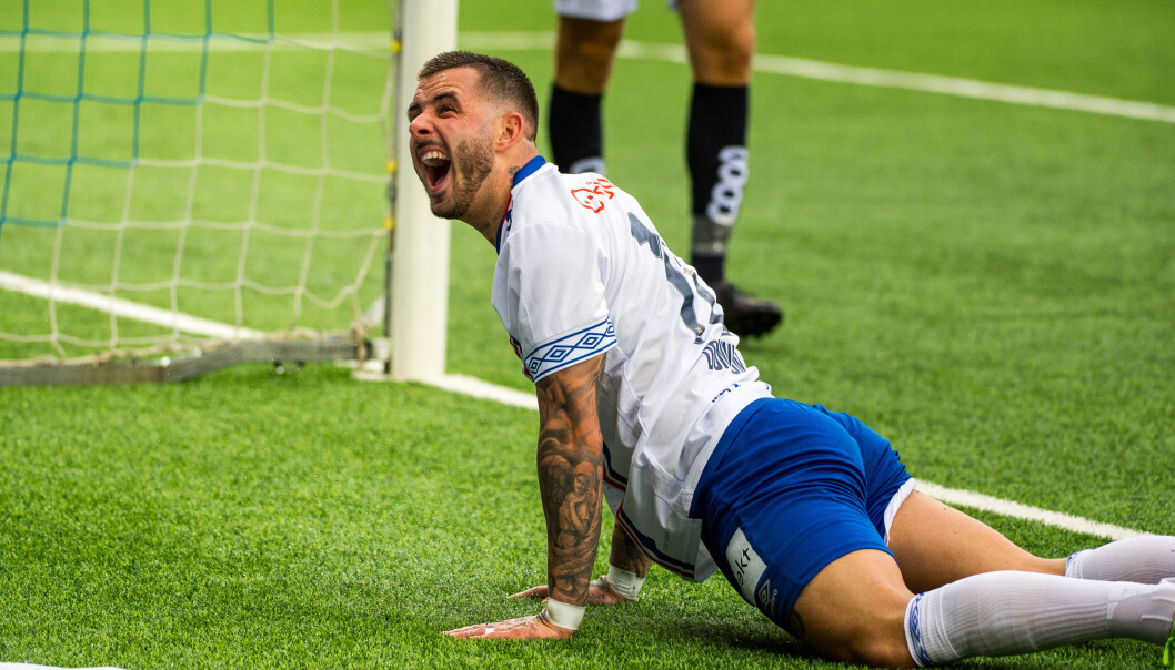 Vålerengas Aron Dønnum i aksjon under eliteseriekampen i fotball mellom Viking og Vålerenga på Viking stadion. Foto: Carina Johansen / NTB Vålerengas Aron Dønnum i aksjon under eliteseriekampen i fotball mellom Viking og Vålerenga på Viking stadion. Foto: Carina Johansen / NTB