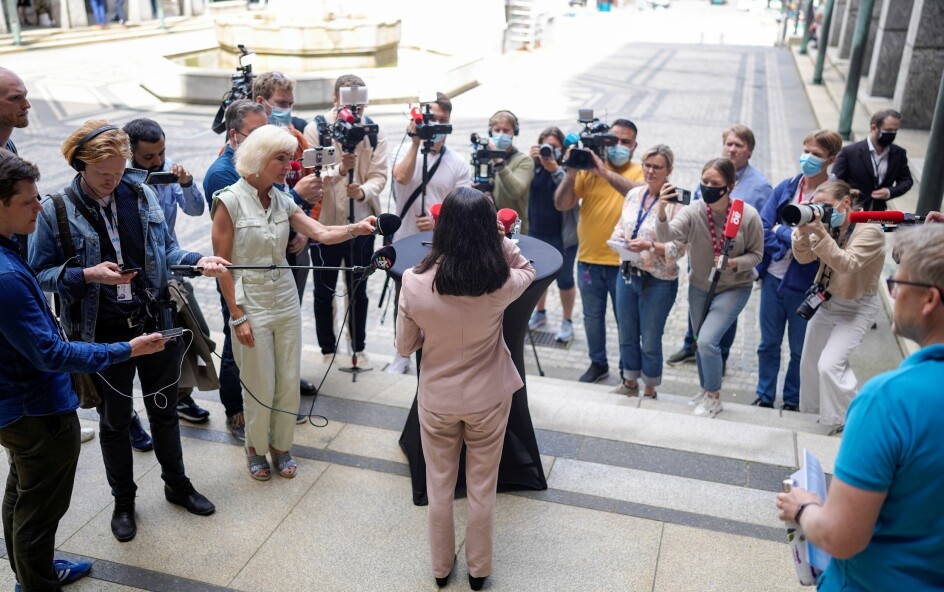 Lan Marie Berg (MDG) møter pressen etter at flertall for mistillit mot henne utløste byrådskrise i Oslo.