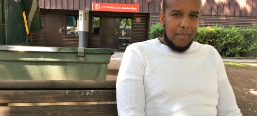 Abdi (34) og familien hans må ut av Enerhaugen studenthus på Tøyen. Studentsamskipnaden vil stykke opp leilighetene i studentblokka. – Sjokkerte Abdi (34) og familien hans må ut av Enerhaugen studenthus på Tøyen. Studentsamskipnaden vil stykke opp leilighetene i studentblokka. – Sjokkerte