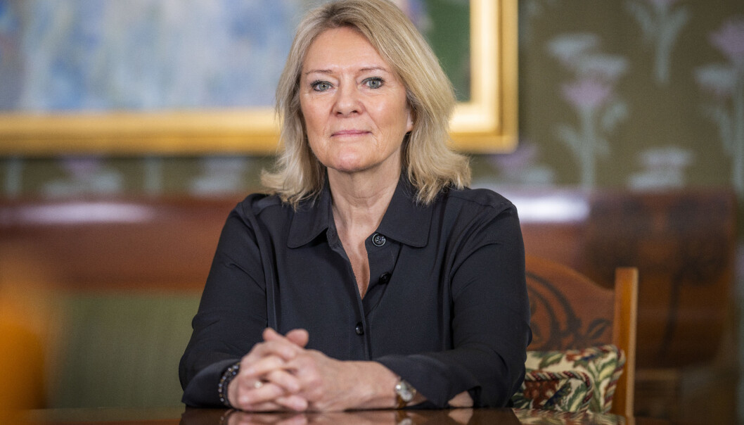 Civita-leder Kristin Clemet er også medlem av Nobelkomiteen, tidligere statsråd for Høyre og gift med partiets stortingsrepresentant Michael Tetzschner. Civita-leder Kristin Clemet er også medlem av Nobelkomiteen, tidligere statsråd for Høyre og gift med partiets stortingsrepresentant Michael Tetzschner.