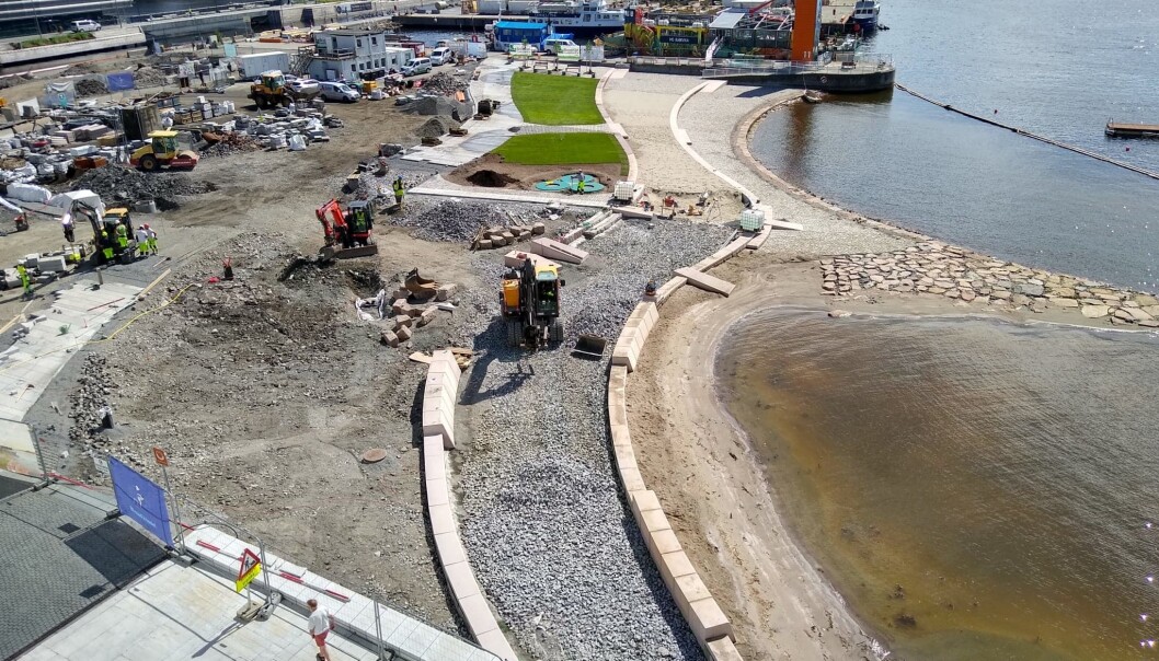 Operastranda for et par uker siden. Men fredag åpner Oslos mest sentrale badeplass, og du kan bli den første til å bade der! Operastranda for et par uker siden. Men fredag åpner Oslos mest sentrale badeplass, og du kan bli den første til å bade der!