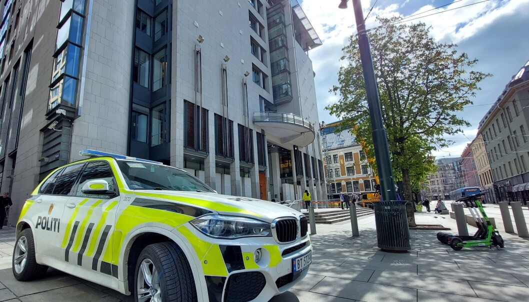 Oslo tingrett ga den overgrepsdømte mannen seks måneders strafferabatt fordi saken har ligget lenge. Oslo tingrett ga den overgrepsdømte mannen seks måneders strafferabatt fordi saken har ligget lenge.