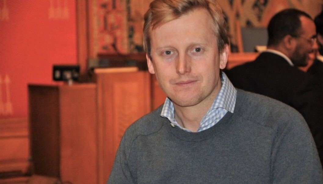 Øystein Sundelin trakk seg som gruppeleder for Høyre i januar i år. Nå er han Voi-ansatt og mener politikere ikke forstår hvordan teknologi skal redusere elsparkesykkel-ulykker. Øystein Sundelin trakk seg som gruppeleder for Høyre i januar i år. Nå er han Voi-ansatt og mener politikere ikke forstår hvordan teknologi skal redusere elsparkesykkel-ulykker.