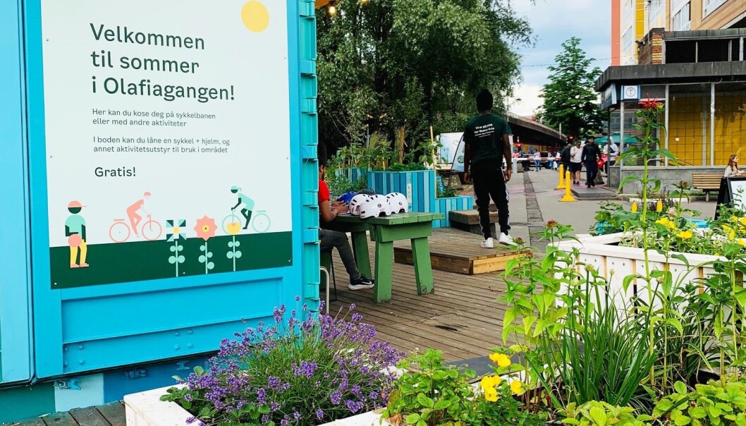 Olafiagangen har mye grå betong, men nå er det satt opp fargesterke sittemøbler og dyrkekasser med blant annet lavendel og jordbær. Olafiagangen har mye grå betong, men nå er det satt opp fargesterke sittemøbler og dyrkekasser med blant annet lavendel og jordbær.