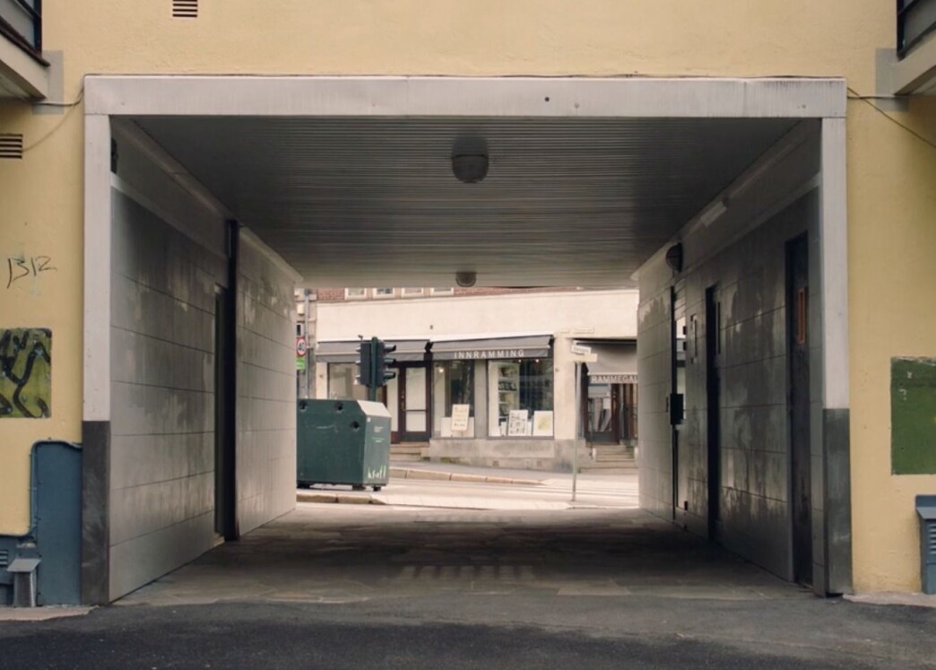 Har man ikke bodd ved Stensparken er det ikke sikkert man kjenner igjen denne undergangen mellom parken og Stensgata. Har man ikke bodd ved Stensparken er det ikke sikkert man kjenner igjen denne undergangen mellom parken og Stensgata.