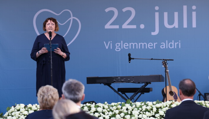 Leder for Nasjonal Støttegruppe 22. juli, Lisbeth Kristine Ryneland, under minnemarkeringen. — Hva ville de som ikke er her i dag, tenkt om oss nå, spurte hun. Foto: Geir Olsen / NTB / POOL Leder for Nasjonal Støttegruppe 22. juli, Lisbeth Kristine Ryneland, under minnemarkeringen. — Hva ville de som ikke er her i dag, tenkt om oss nå, spurte hun. Foto: Geir Olsen / NTB / POOL